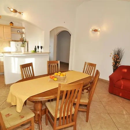 Apartment Rokic *